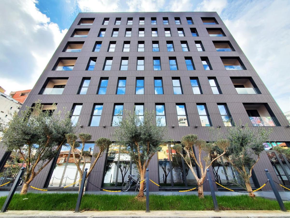Starlight Hotel Тирана Екстер'єр фото